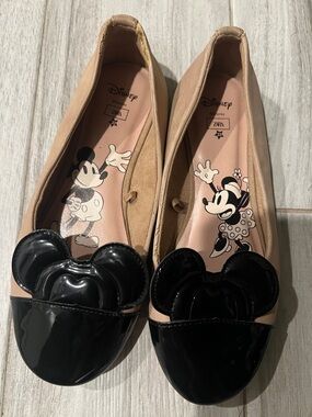 Zara Nude Flats with Black Patent Mickey Detail Size 33, US 1.5 or 2